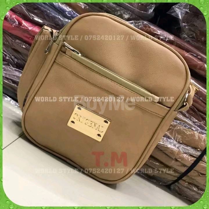 LADIES HANDBAGS