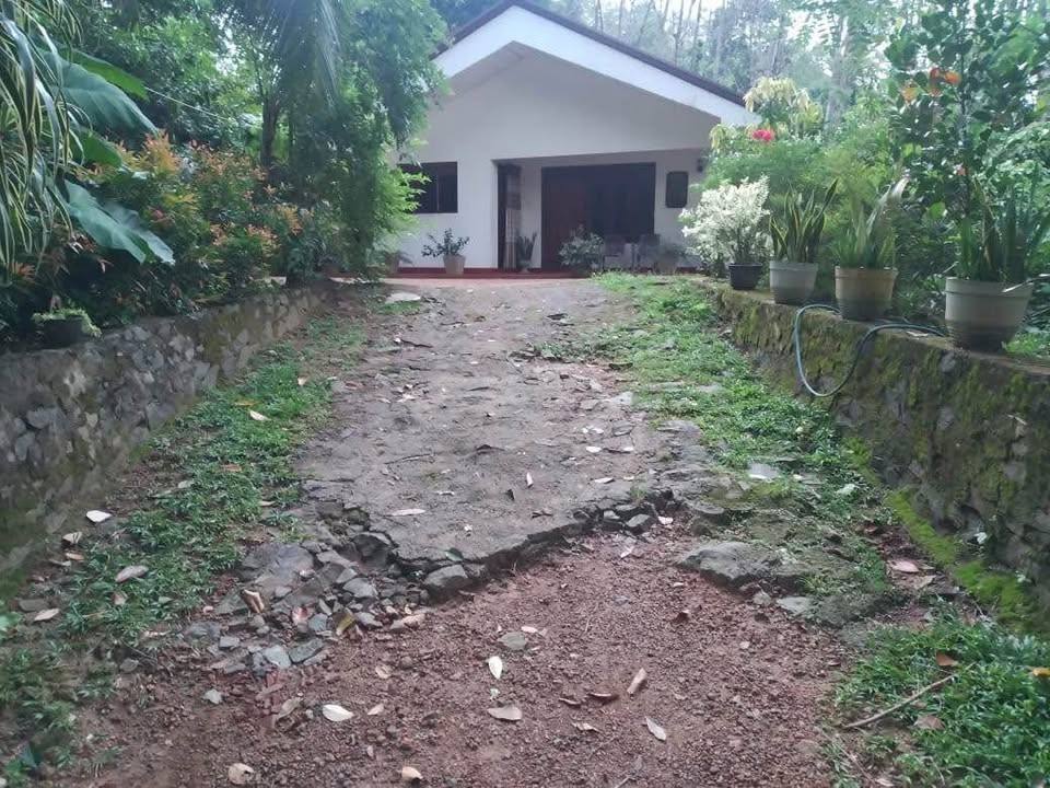LAND AND HOUSE FOR SALE IN HORANA