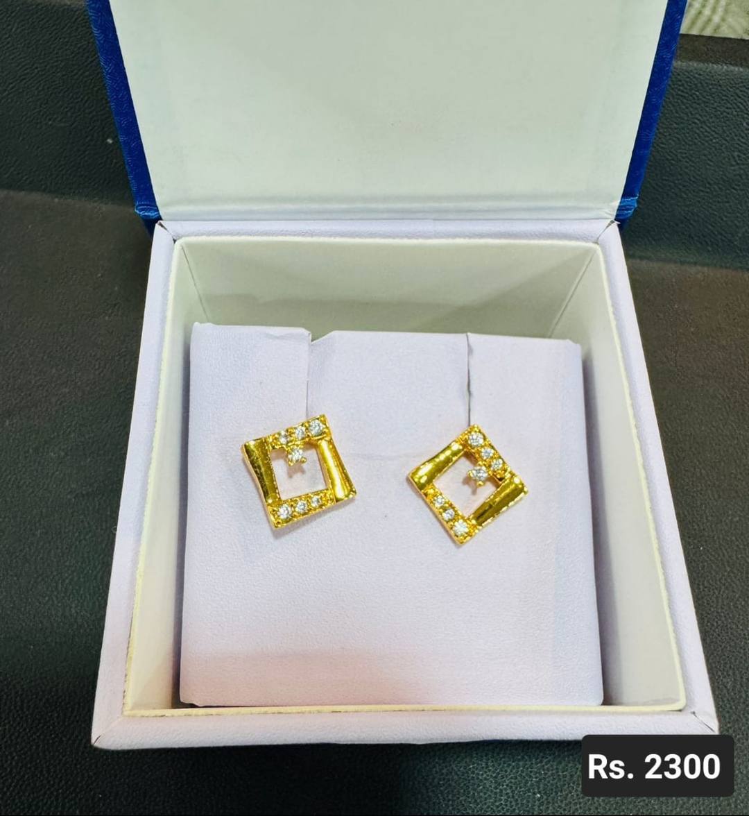 EARRINGS SET