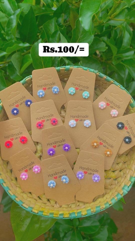 FLORAL DESIGN EARRINGS