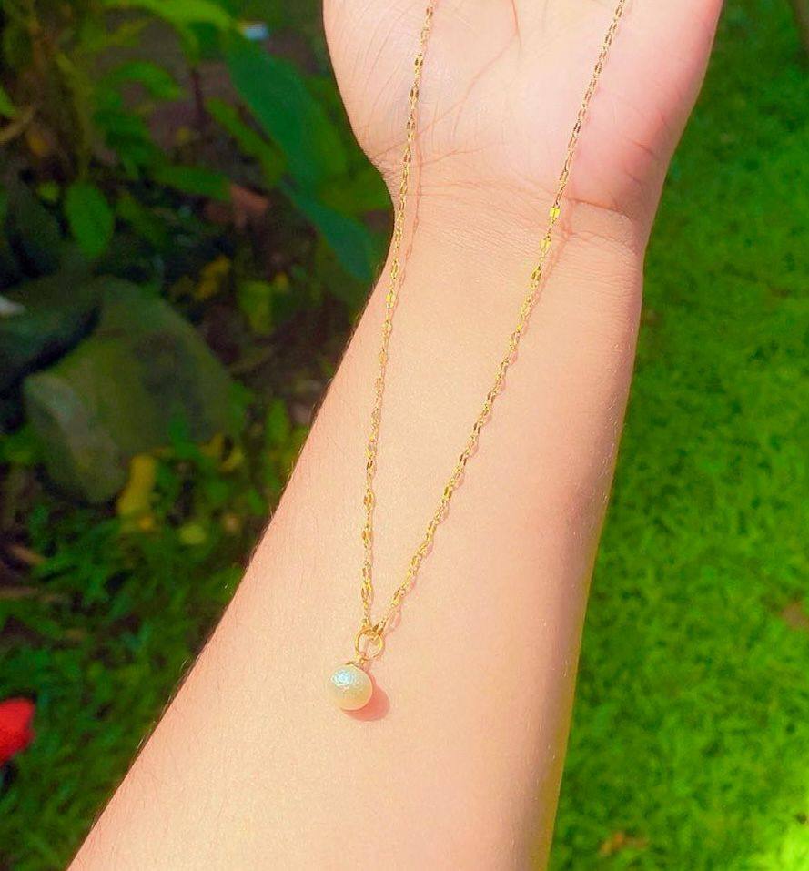 CHAINS WHITE BALL DESIGN
