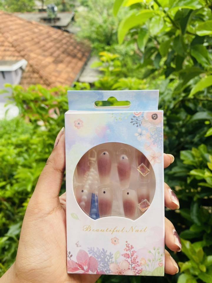 CUTE NAILS