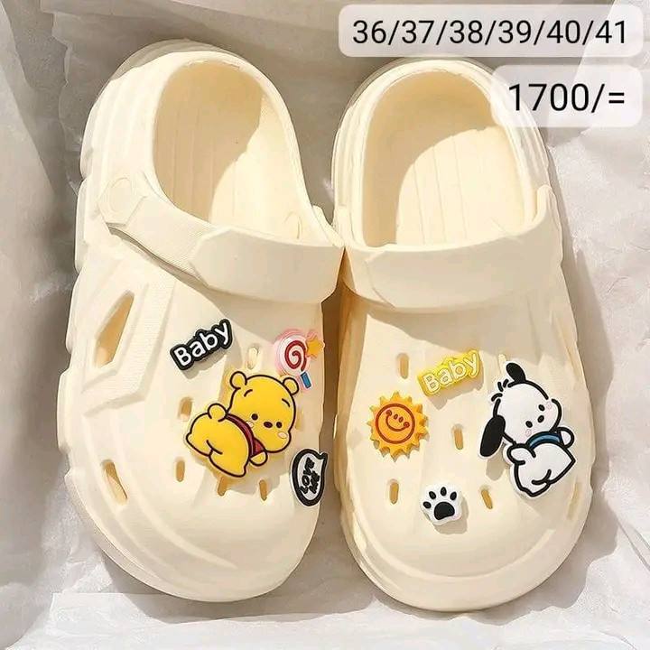 KIDS SLIPPERS