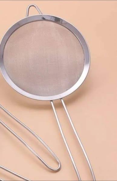 STAINLESS STEEL STRAINER