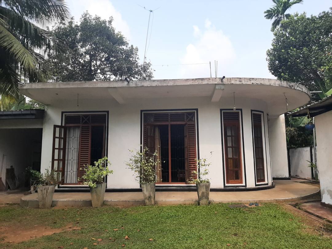 FULLY FURNISHED HOUSE FOR SALE IN UDUPILA, MEEGAHAWATTA