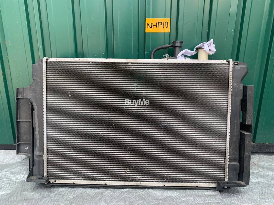 RADIATOR - TOYOTA AQUA NHP10
