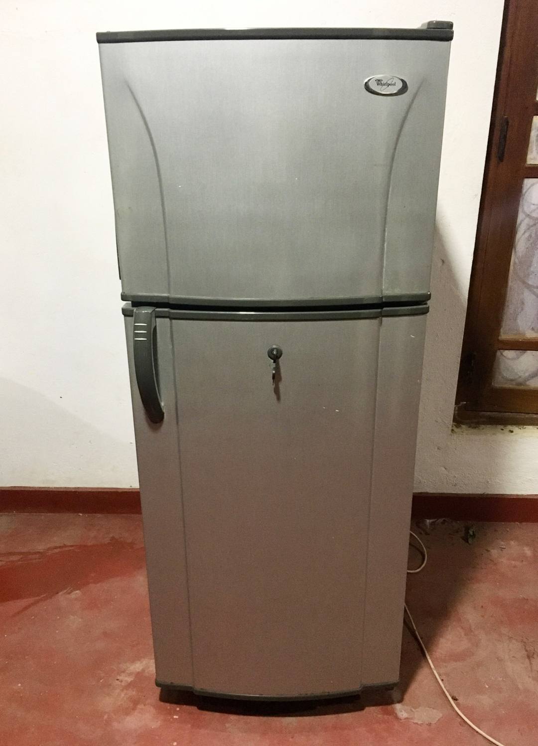 REFRIGERATOR WHIRLPOOL USED