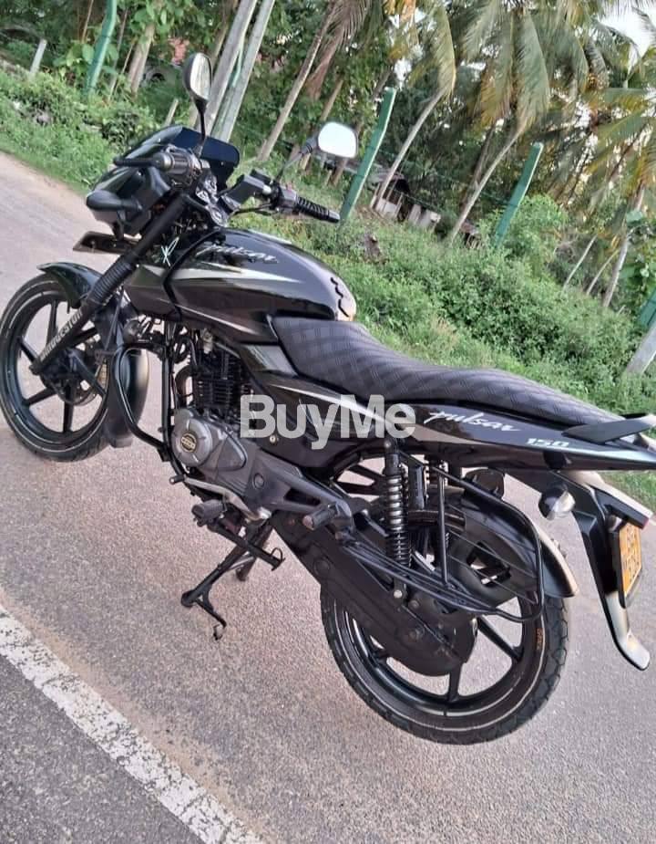 BAJAJ PULSAR 150 - 2017