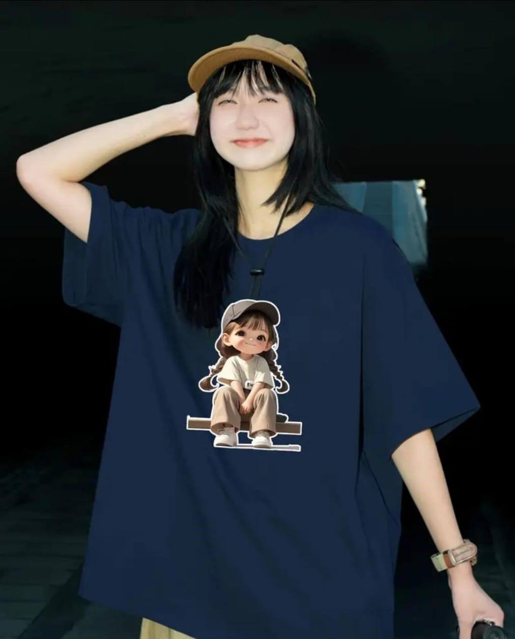 NAVY BLUE TEE WITH LITTLE GIRL PRINT