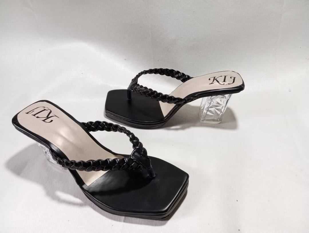 BLACK HEELS GLASS