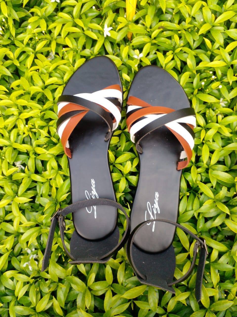 SLIPPERS ITEM