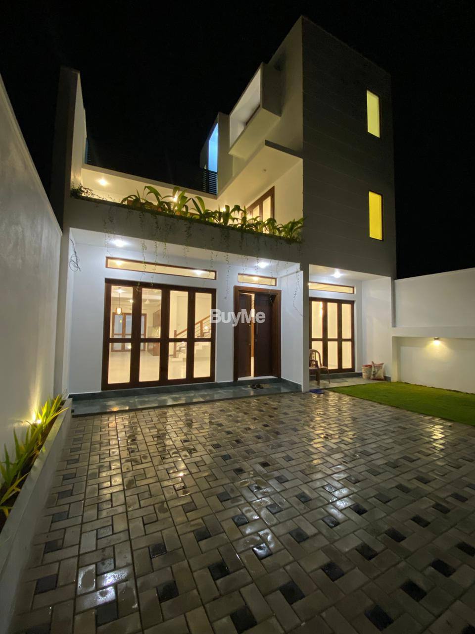 NEWLY BUILT 3 STOREY MODERN HOUSE FOE SALE AT ATHURUGIRIYA
