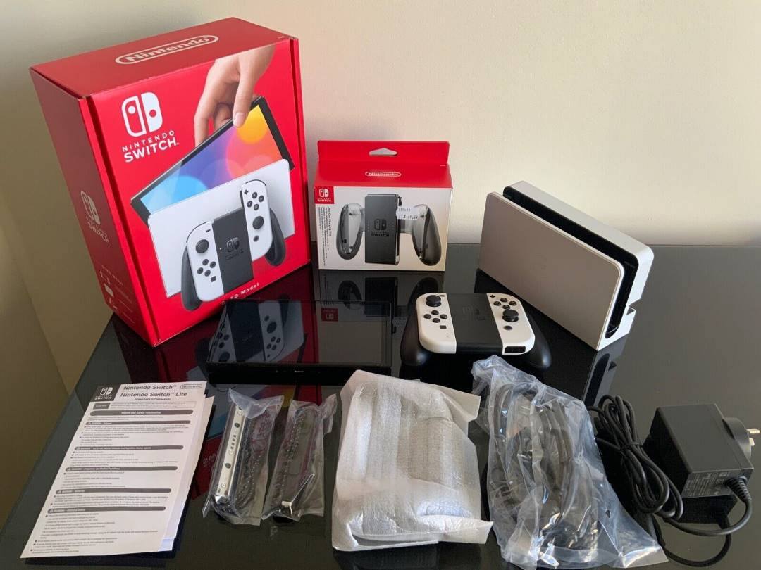 NINTENDO SWITCH OLED CONSOLE