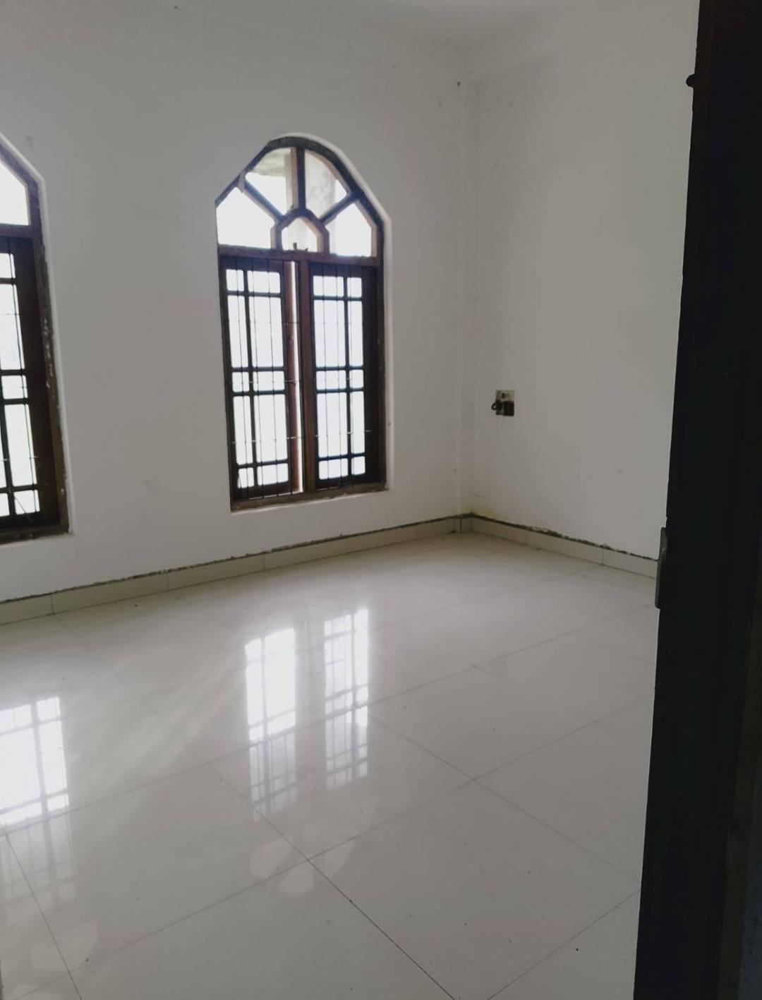 THREE-STOREY HOUSE FOR SALE IN AGALAWATTA, MATUGAMA