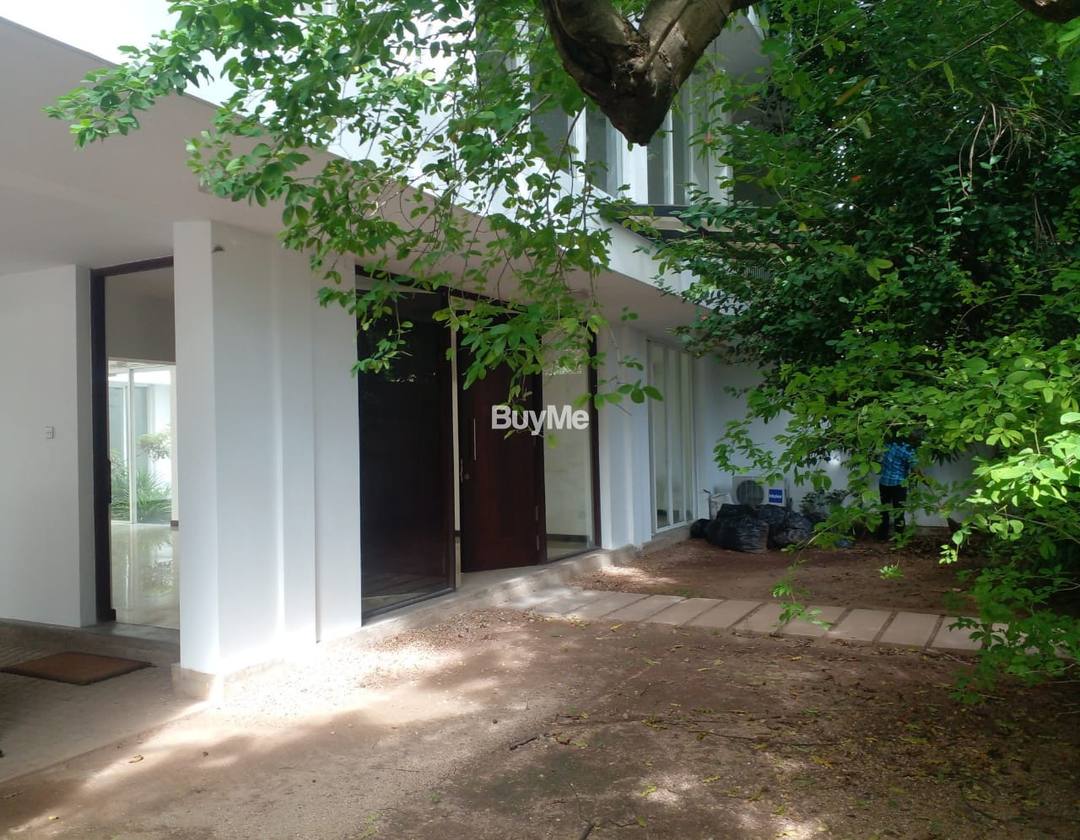 TWO STORY LUXURY HOUSE FOR RENT IN COLOMBO 07
