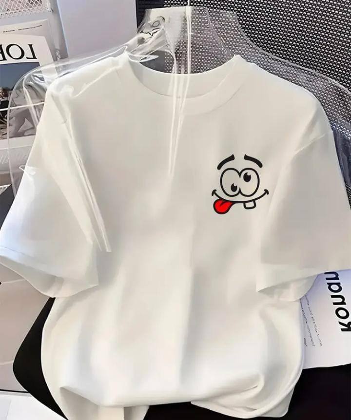 WHITE TEE WITH A FUNNY FACE PRINT