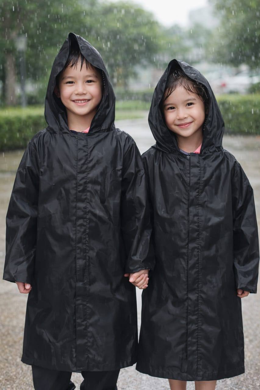 CHILDREN RAINCOAT AVAILABLE