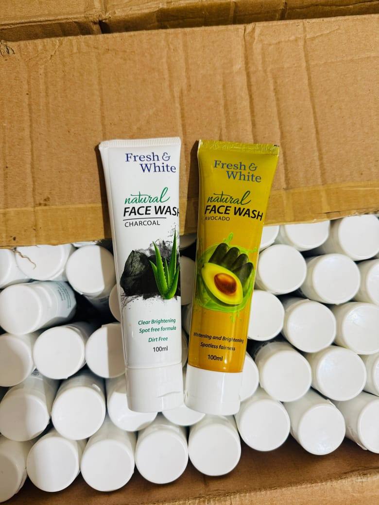 FRESH & WHITE FACE WASH