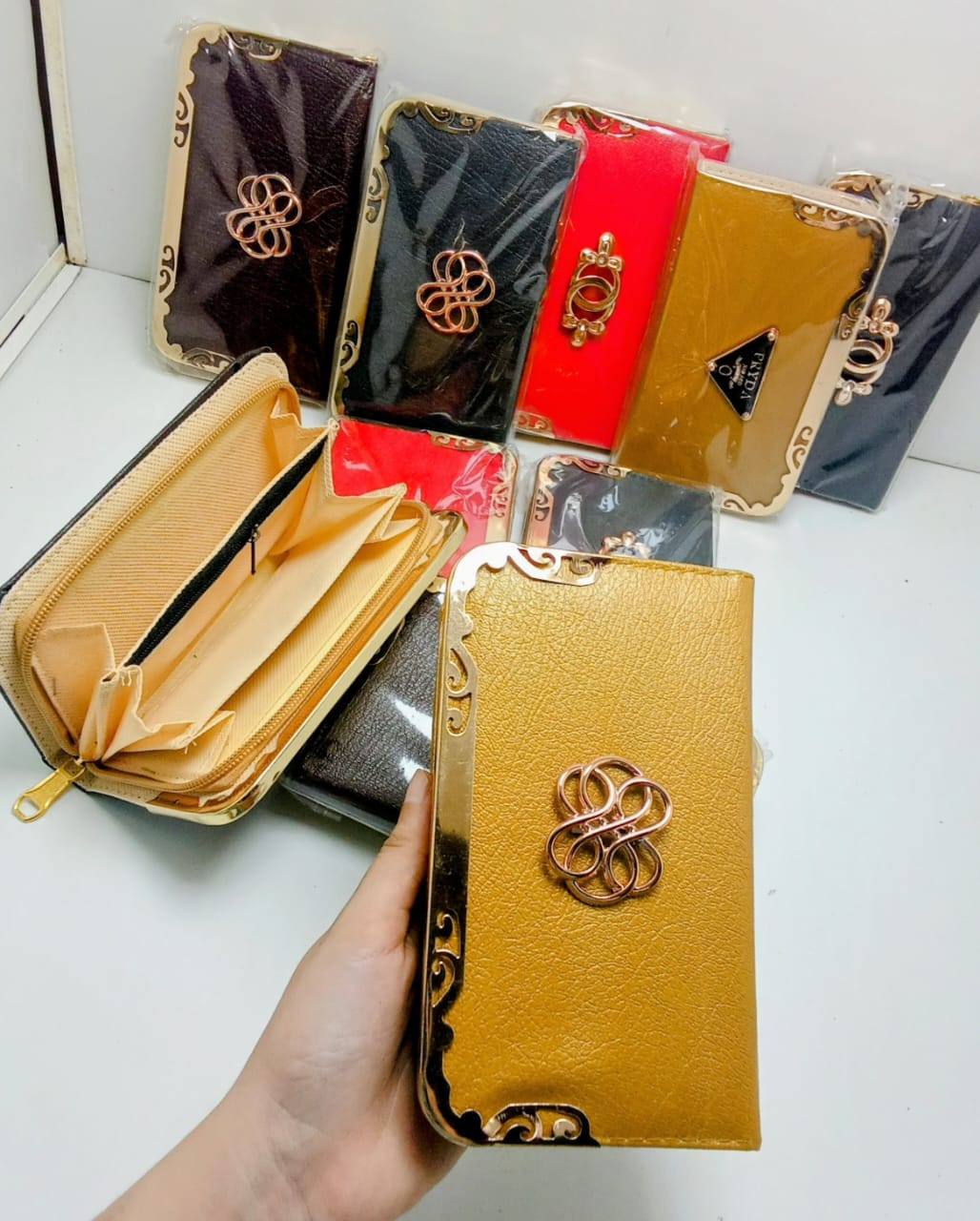 LADIES PURSE