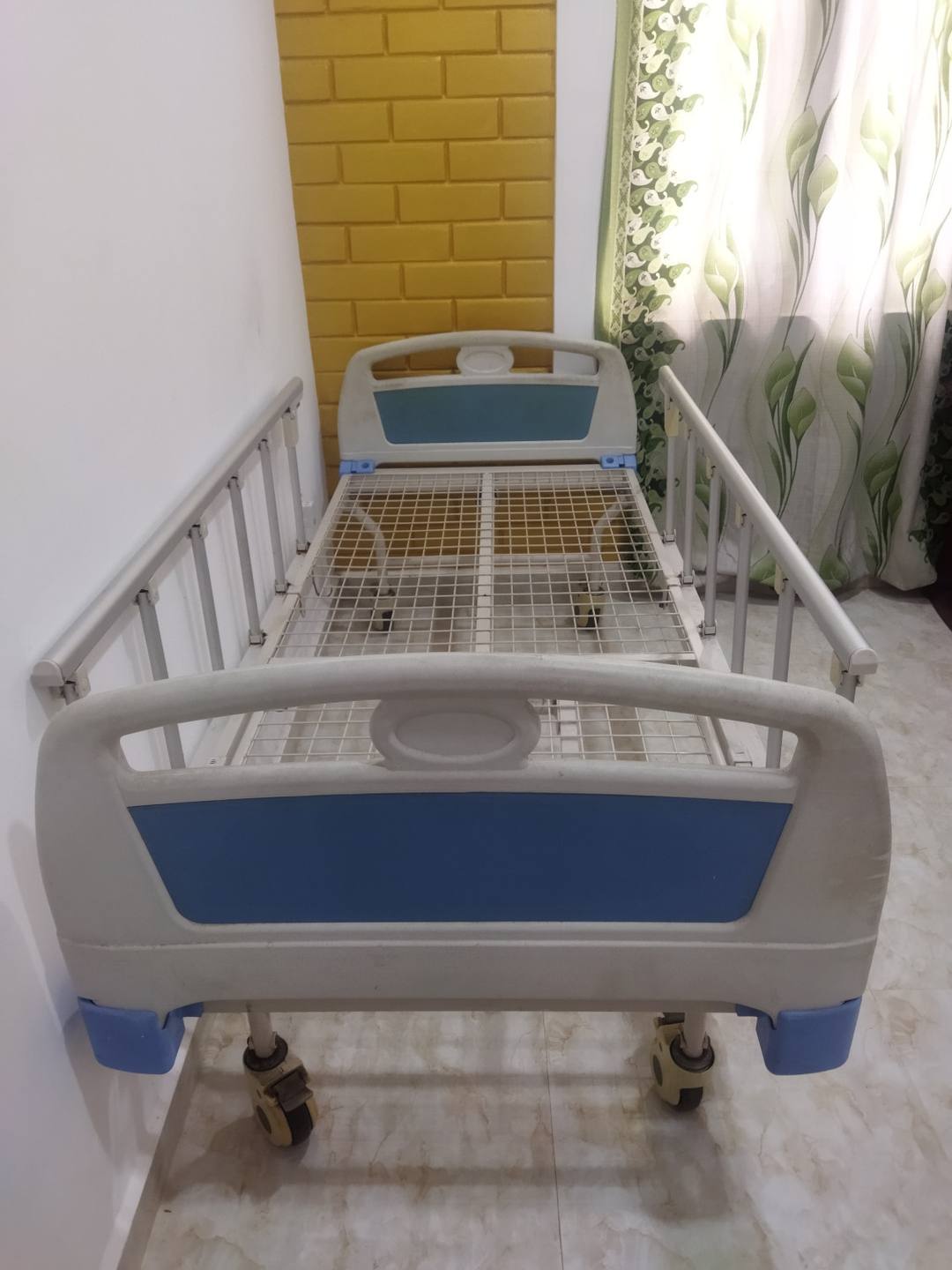 HOSPITAL BED FOR SALE