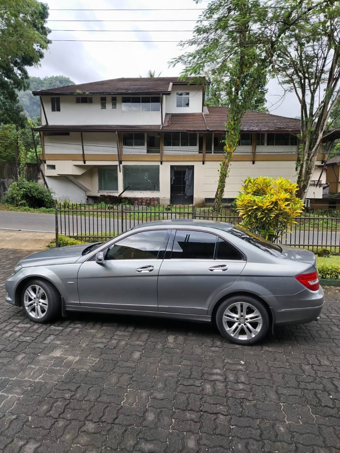 MERCEDES-BENZ W204 FACELIFT AVANTGARDE 2011