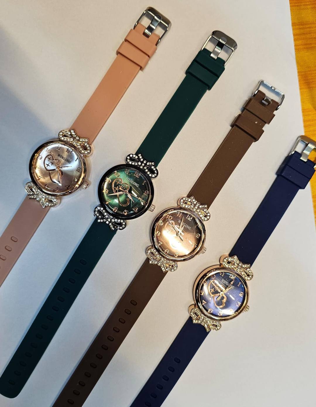 WENLONG FASHION RUBBER STRAP MAGNETIC LOCK WATCHES FOR MEN