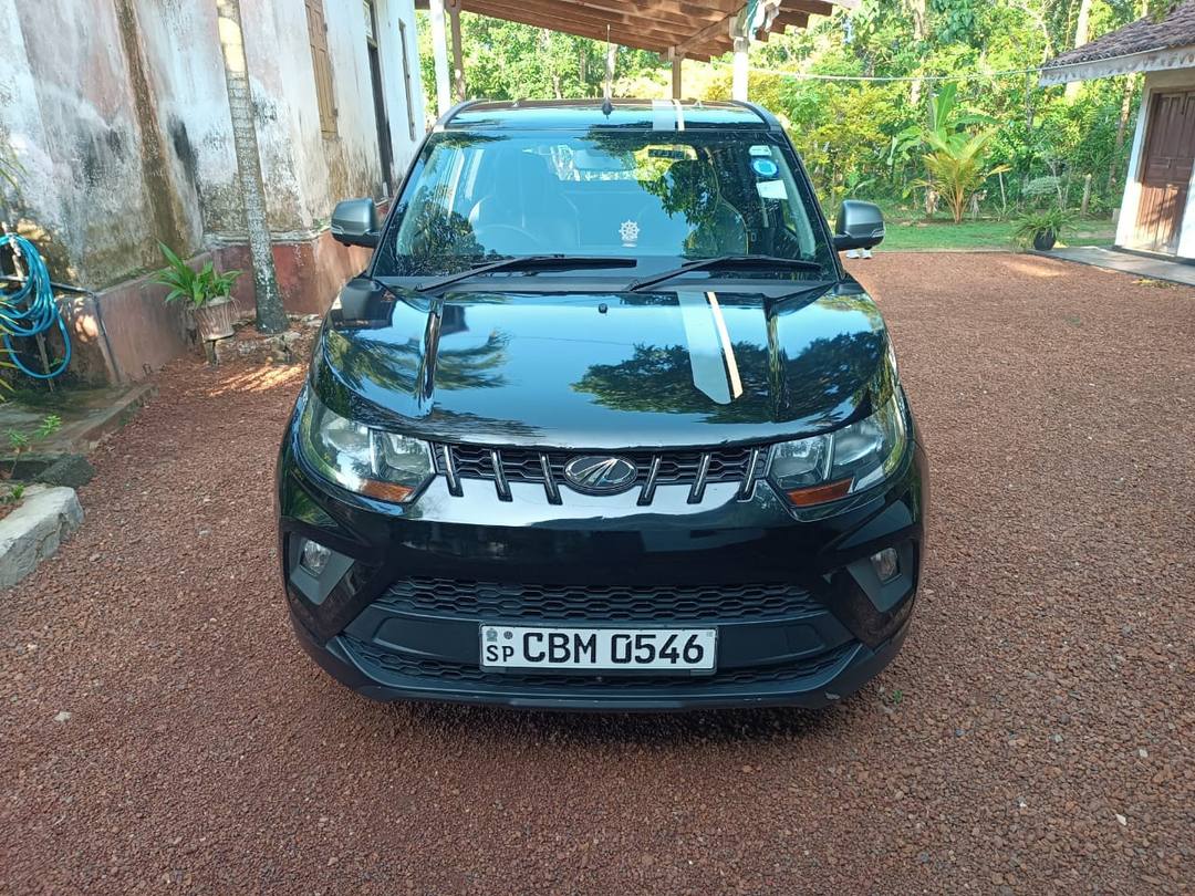 MAHINDRA KUV 100 2022