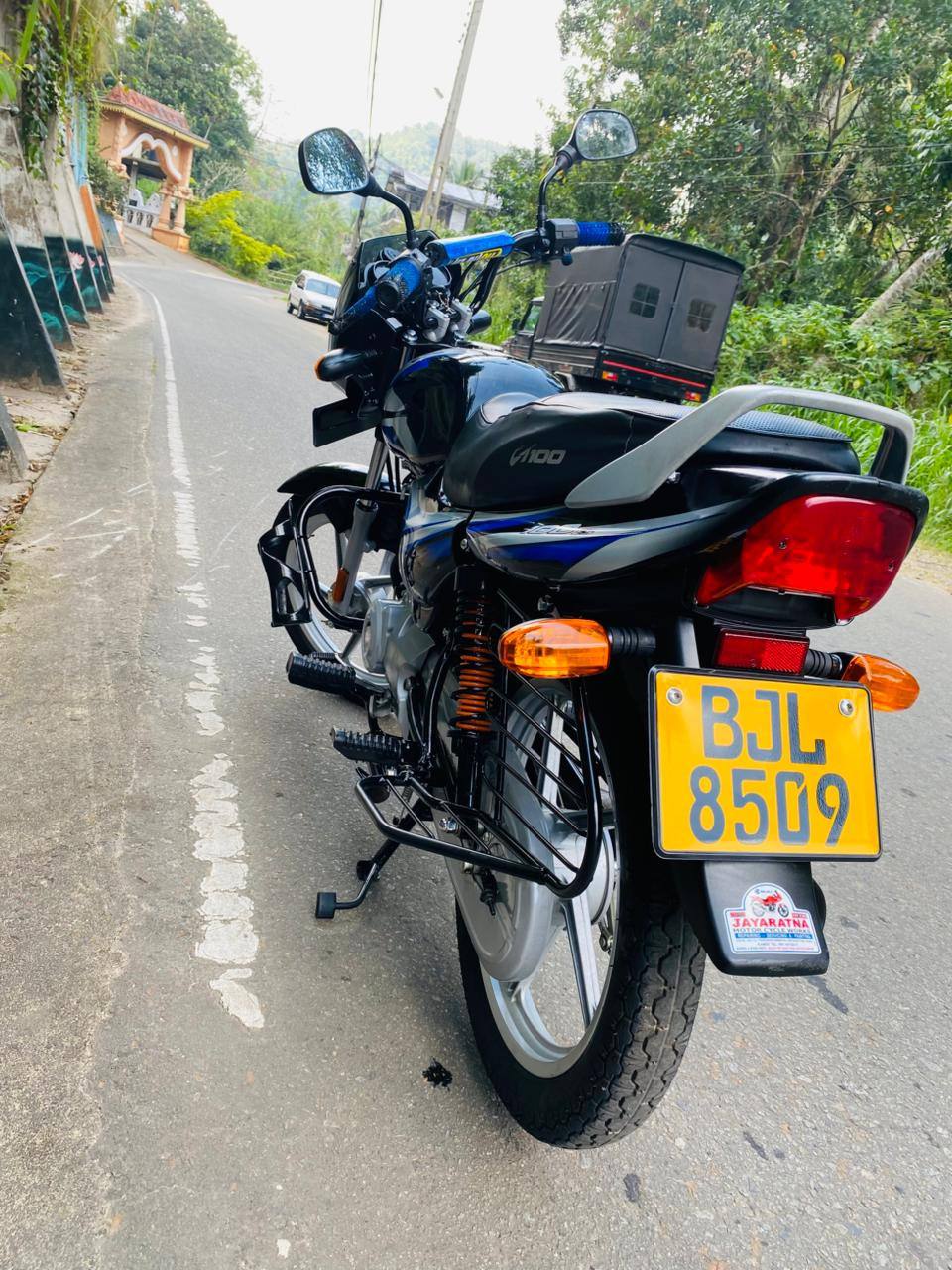 BAJAJ CT 100 2024