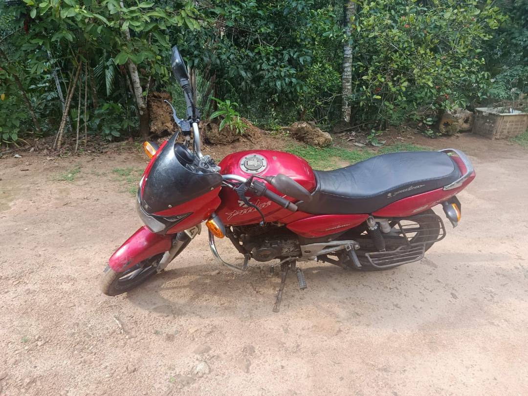 BAJAJ PULSAR 180 2005