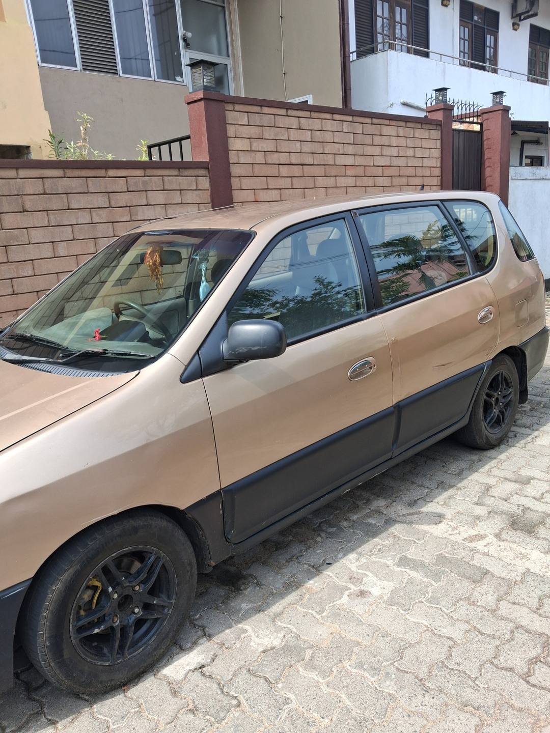 KIA CARENS 2001 - 7 SEATER CAR
