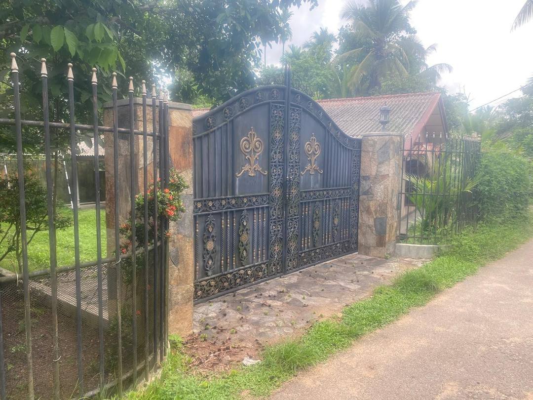 KADAWATHA HOUSE WITH LAND FOR SALE