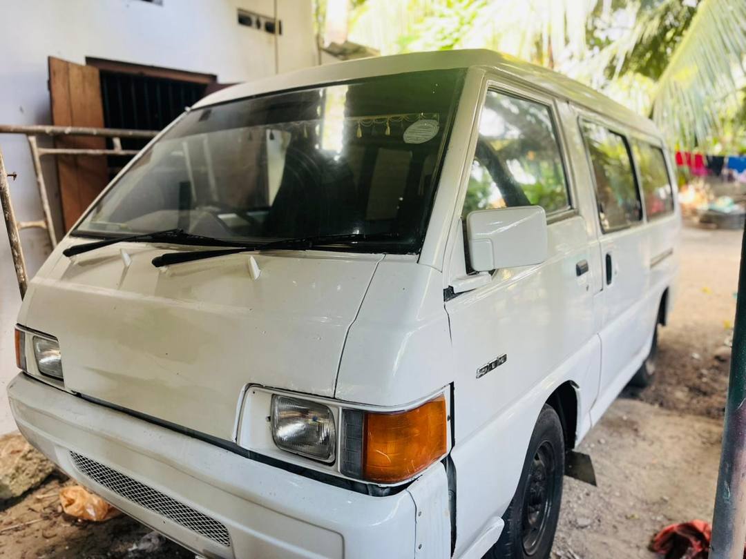 MITSUBISHI L300 VAN 1988