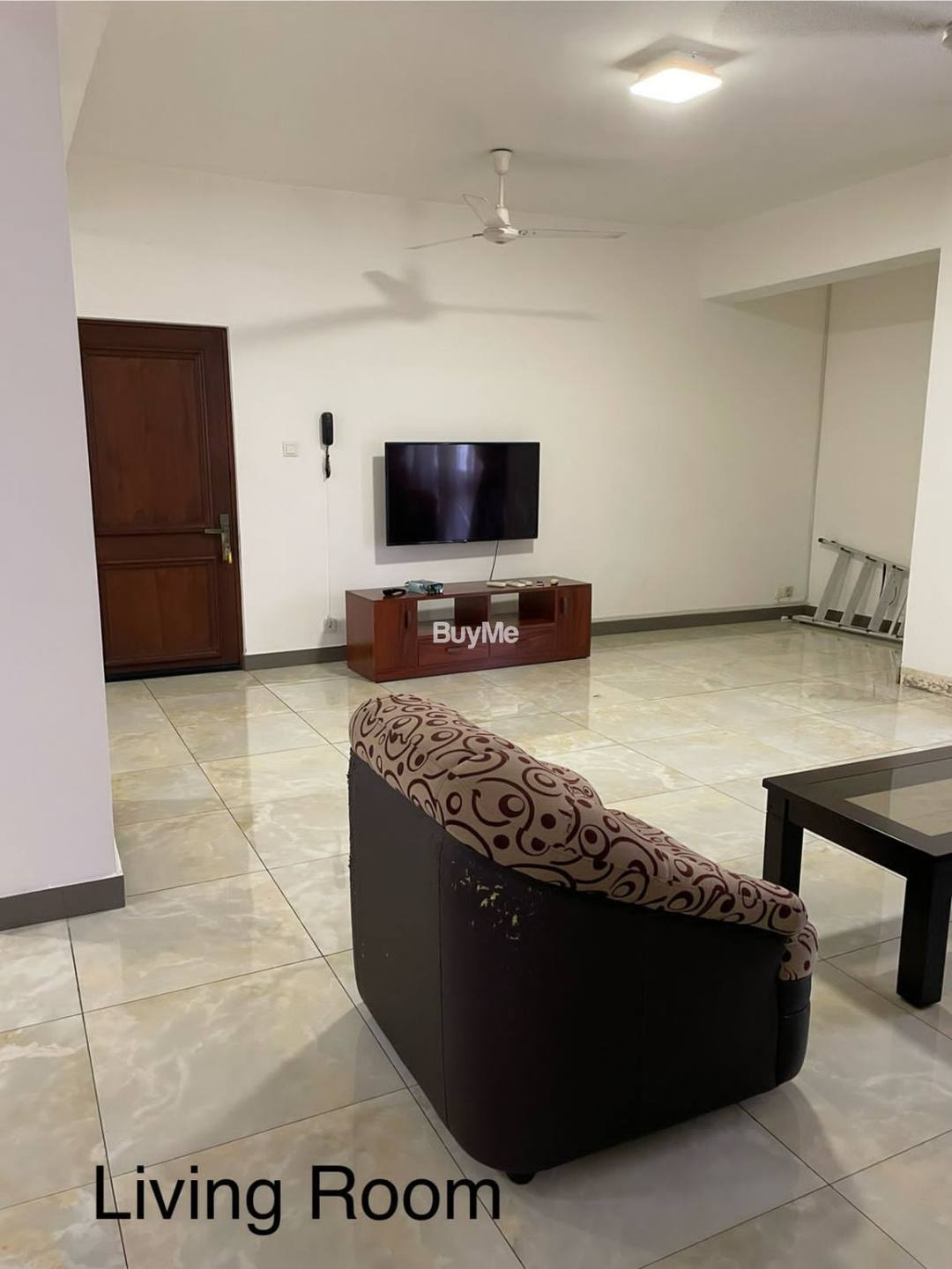 SEMI LUXURY FURNISHED APARTMENT FOR RENT AT KING'S COURT - COLOMBO 07