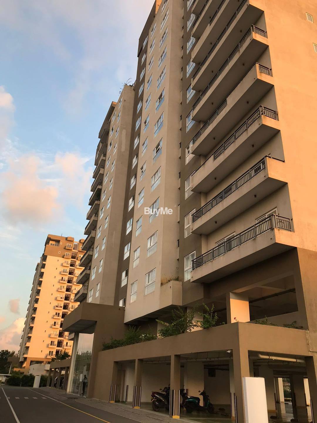 BRAND NEW APARTMENT FOR SALE IN GALLE FAIRWAY