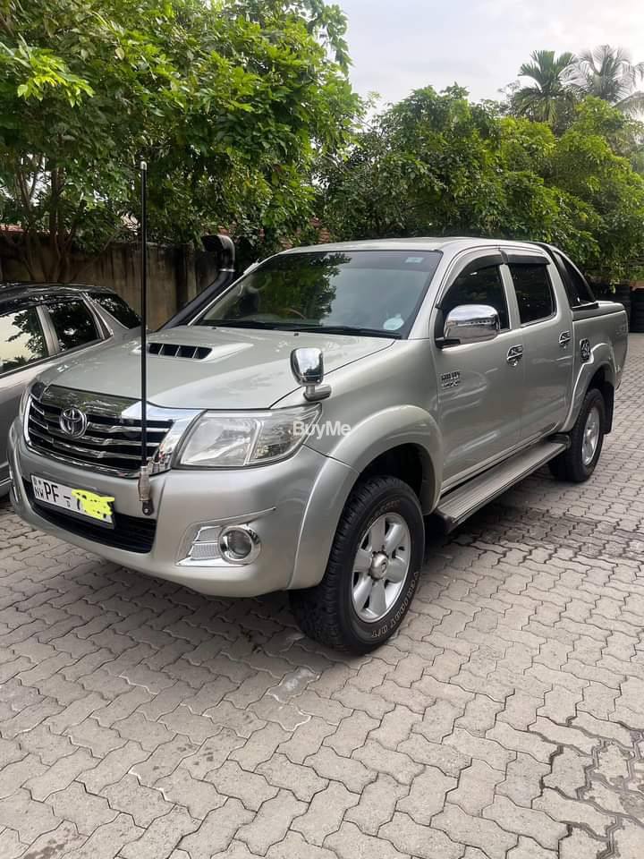 TOYOTA HILUX DOUBLE CAB - 2010