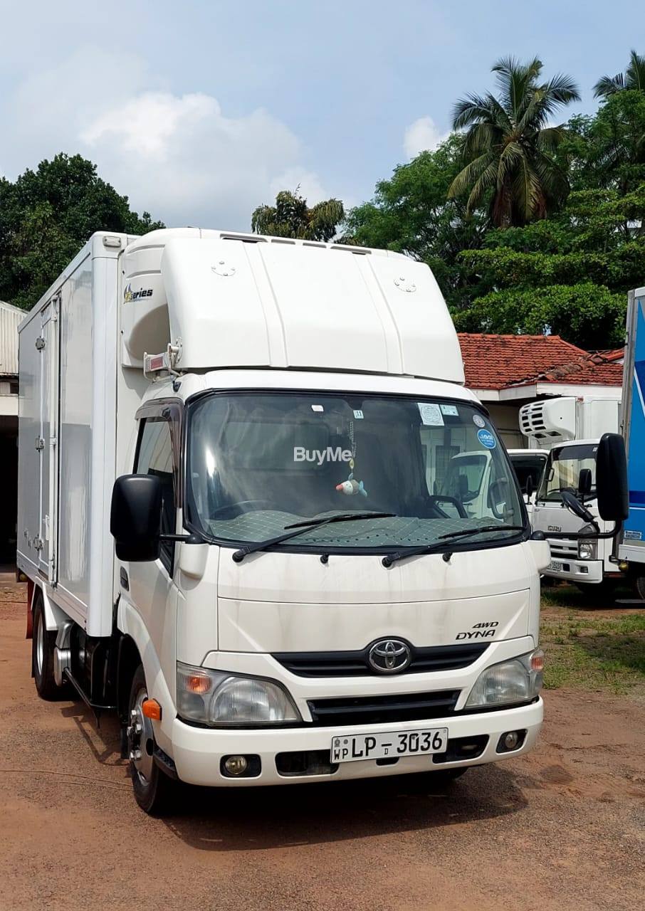 TOYOTA DYNA FREEZER TRUCK 12.5 - 2012