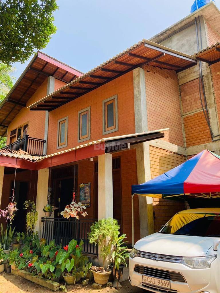 LUXUARY HOUSE FOR SALE IN ALUBOMULLA THISSA MAWATHA KALUTARA