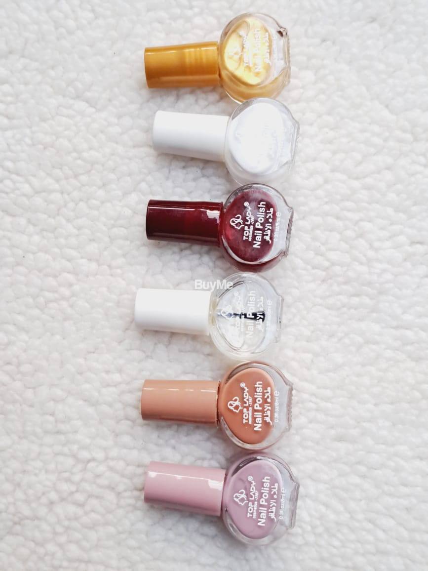 NAIL POLISH WITH 6 PCS