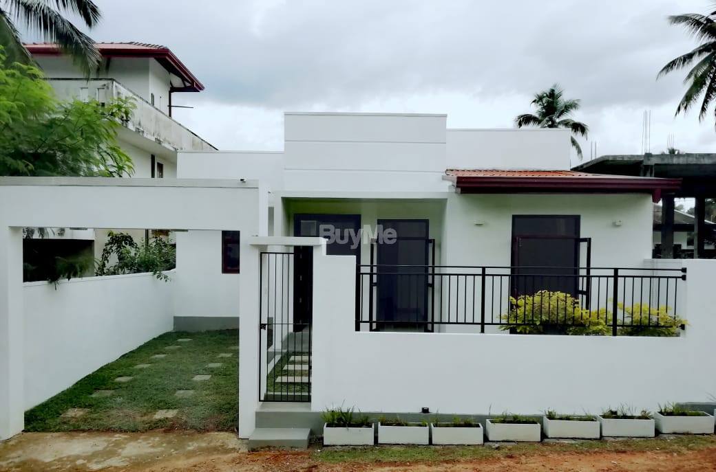HOUSE FOR SALE IN SAMANALA ROAD, MEEGODA