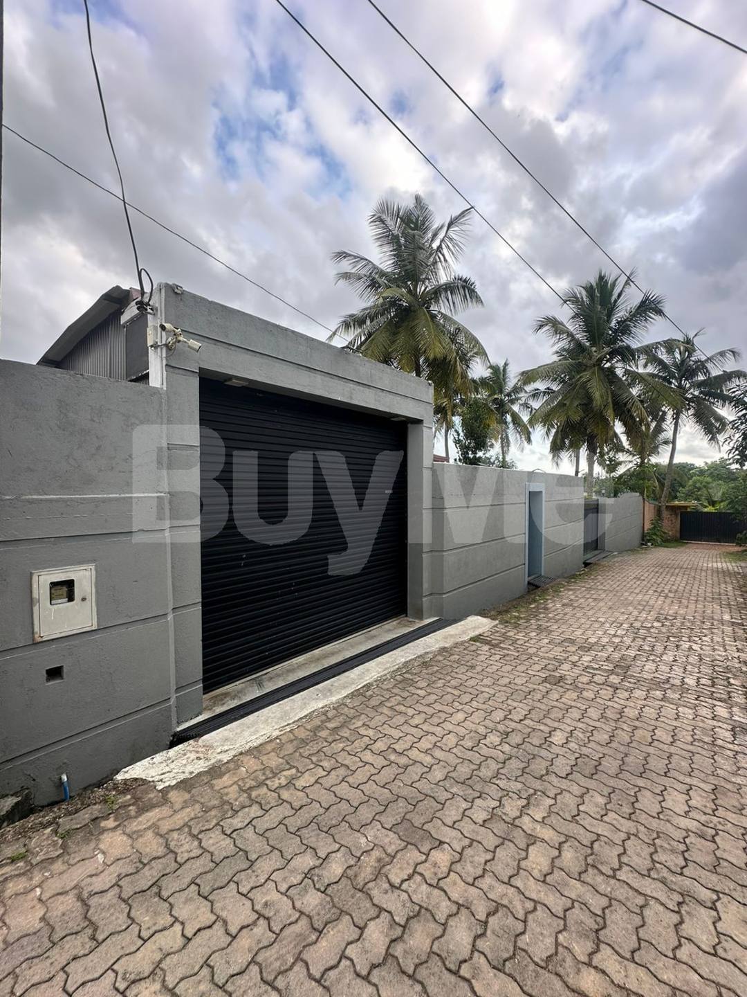 PEACEFUL LAND WITH BEAUTIFUL HOUSE FOR SALE IN PILIYANDALA