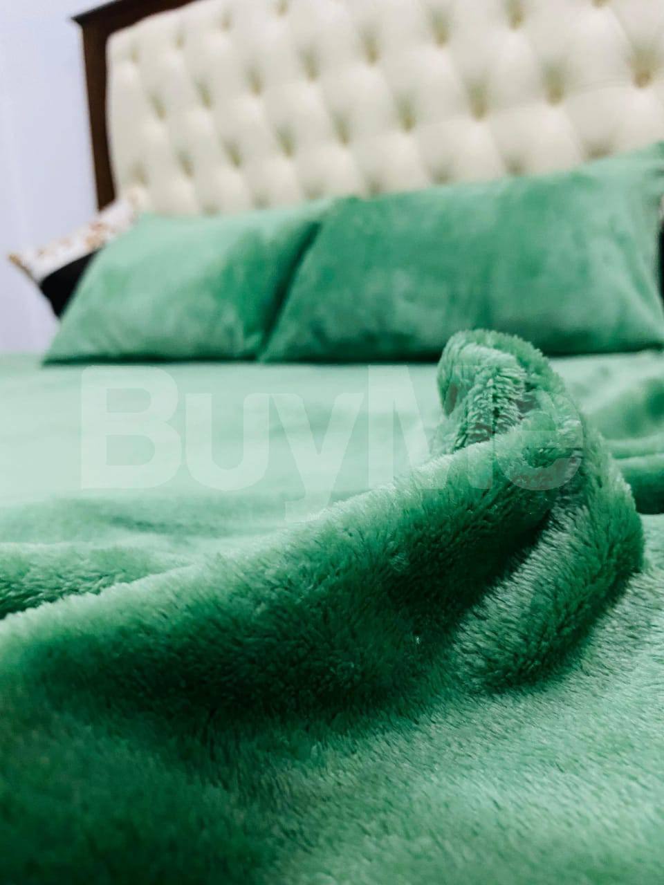 KING/ QUEEN BEDSHEET & TWO PILLOWCASES - GREEN (*90" × 80")